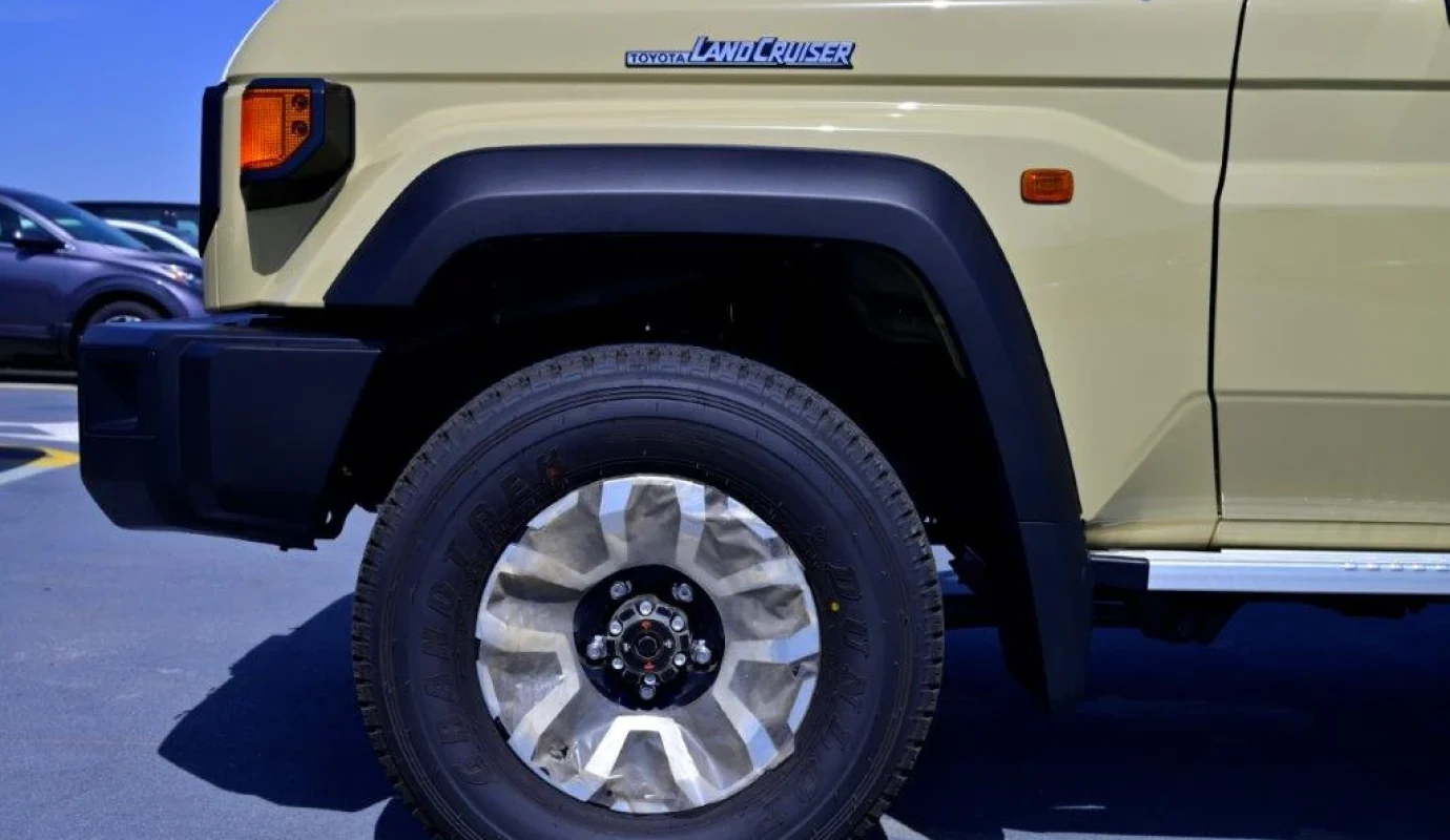 2024 TOYOTA LAND CRUISER 71 HARDTOP SDLX V6 4.0L PETROL AT