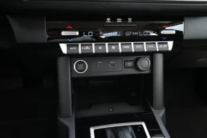 Mitsubishi L200 Dashboard
