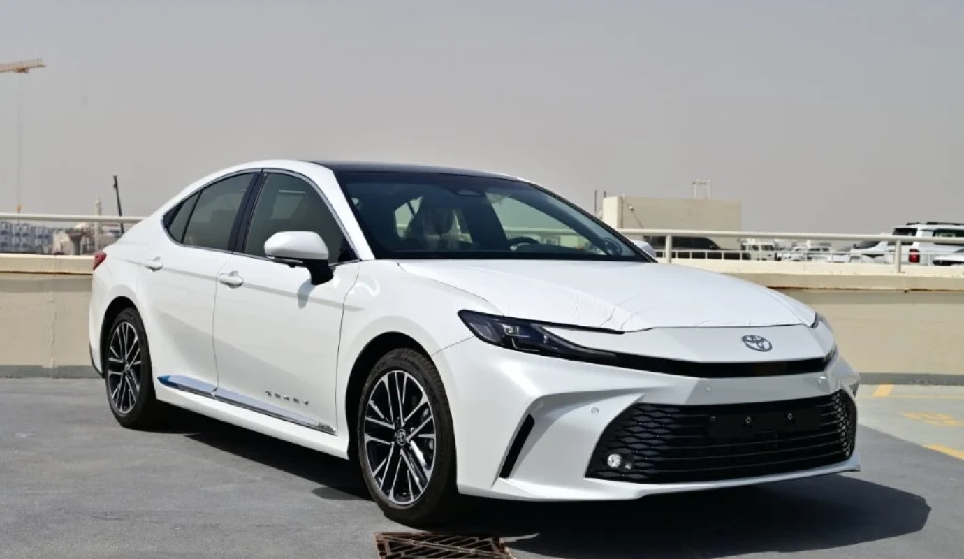 2026 TOYOTA CAMRY HYBRID LUMIERE 2.5L PETROL 5-SEATER AT