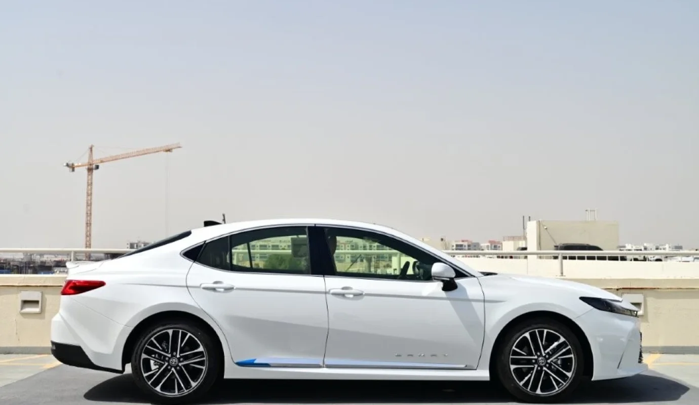 2026 TOYOTA CAMRY HYBRID LUMIERE 2.5L PETROL 5-SEATER AT