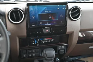 Landcruiser 76 Hardtop S-DLX 9-inch touchscreen
