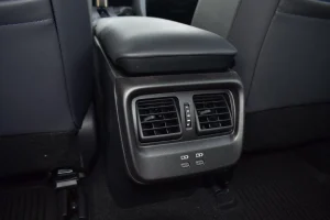 Toyota Crown XLE Rear AC