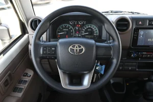 Toyota Land Cruiser 76