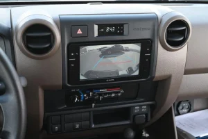 Toyota Land Cruiser 76 Screen
