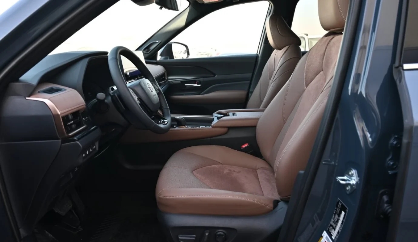 2026 TOYOTA GRAND HIGHLANDER PLATINUM HYBRID MAX 2.4L AWD 7-SEATER AT
