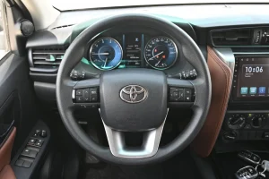 Toyota Fortuner GXR+. Steering Wheel & Controls