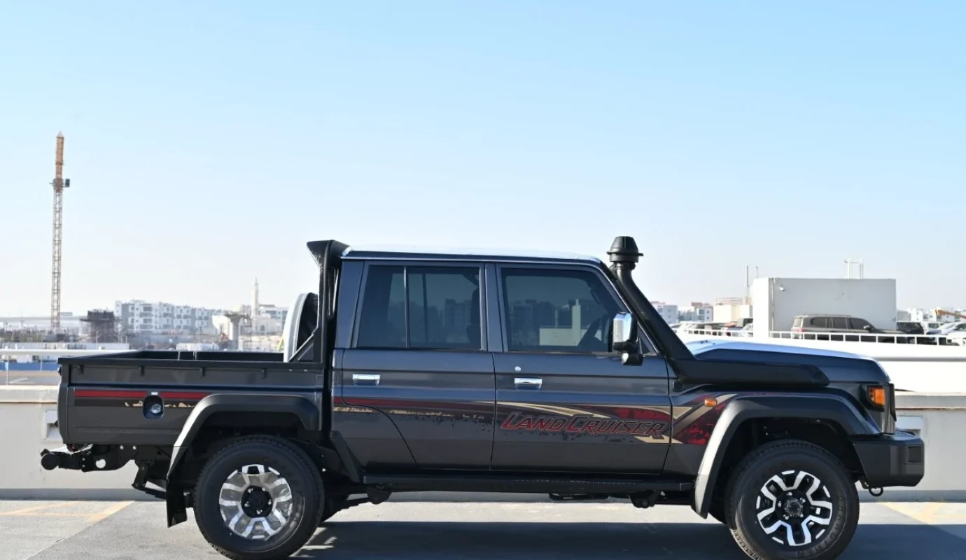 2026 TOYOTA LAND CRUISER 79 DOUBLE CAB PICKUP LIMITED V6 4.0L PETROL 4WD 5-SEATER AT