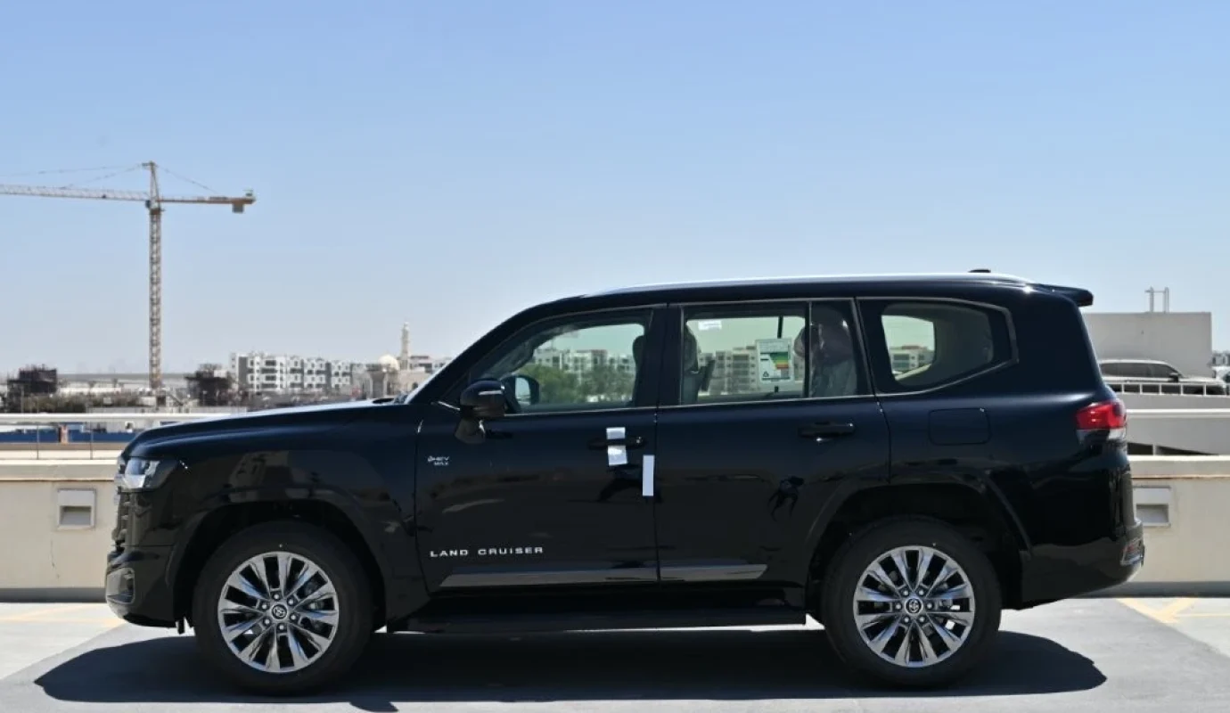 2026 TOYOTA LAND CRUISER 300 GXR HYBRID MAX V6 3.5L PETROL 4WD 7-SEATER AT