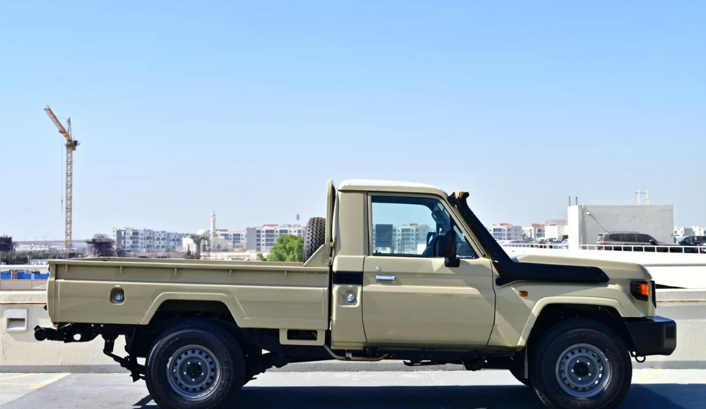 2026 TOYOTA LAND CRUISER 79 SINGLE CAB PICKUP STD-E1 V6 4.0L PETROL 4WD 2-SEATER AT