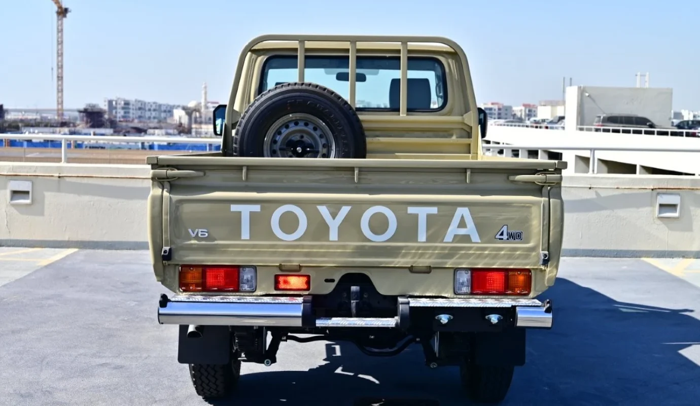 2026 TOYOTA LAND CRUISER 79 SINGLE CAB PICKUP STD-E1 V6 4.0L PETROL 4WD 2-SEATER AT