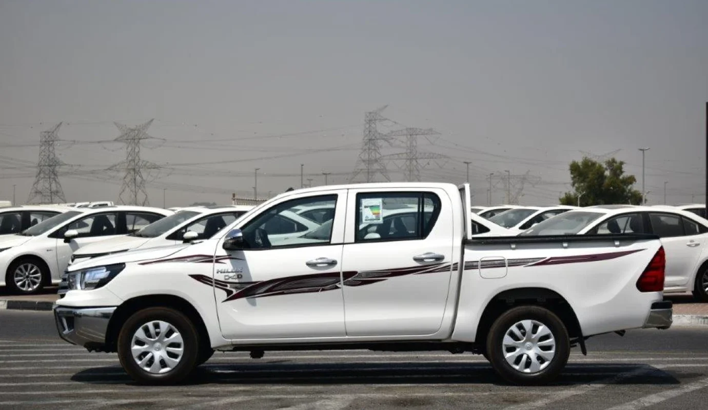 2025 TOYOTA HILUX DOUBLE CAB GL 2.4L DIESEL 4X2 5-SEATER MT