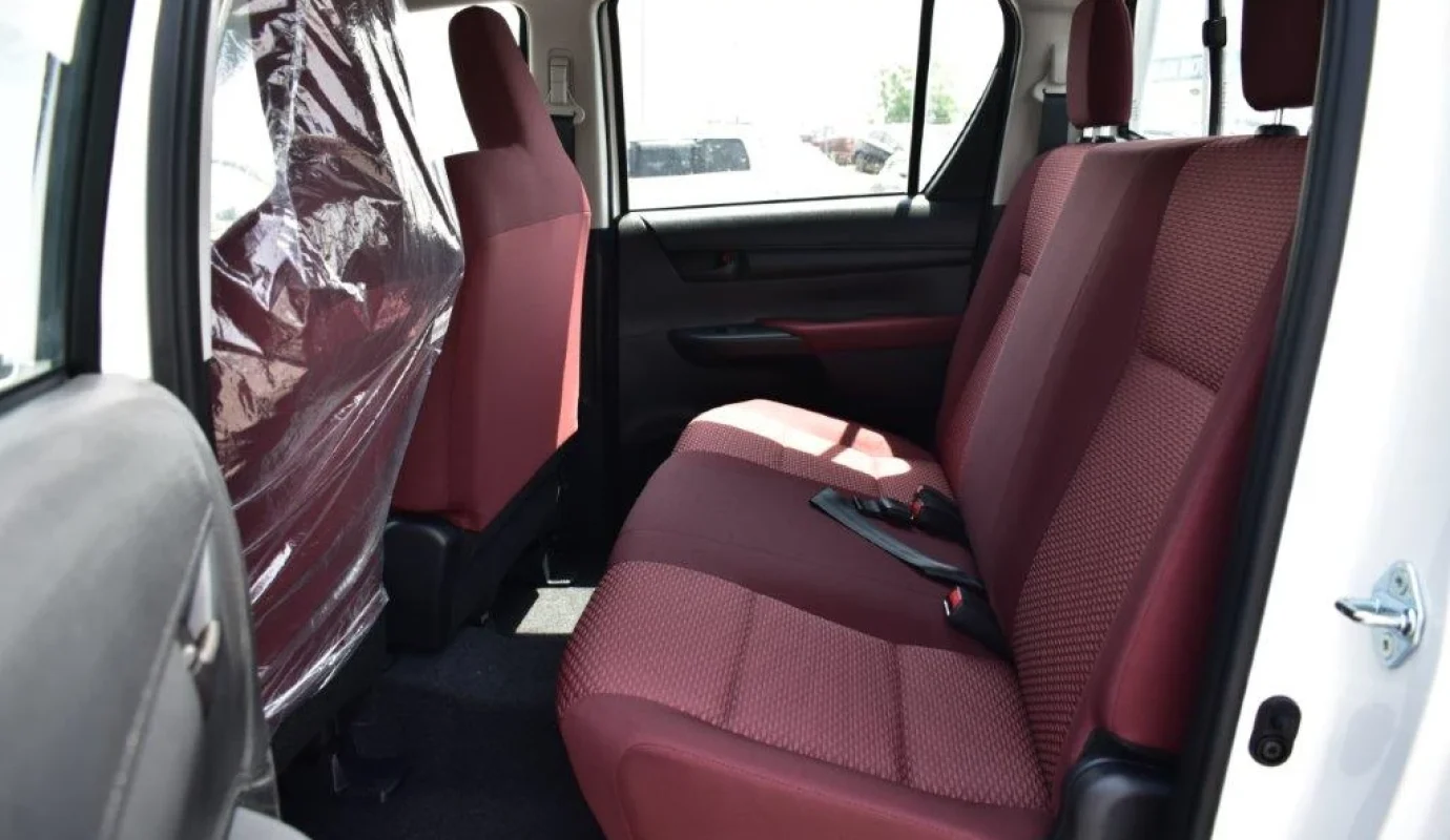 2025 TOYOTA HILUX DOUBLE CAB GL 2.4L DIESEL 4X2 5-SEATER MT