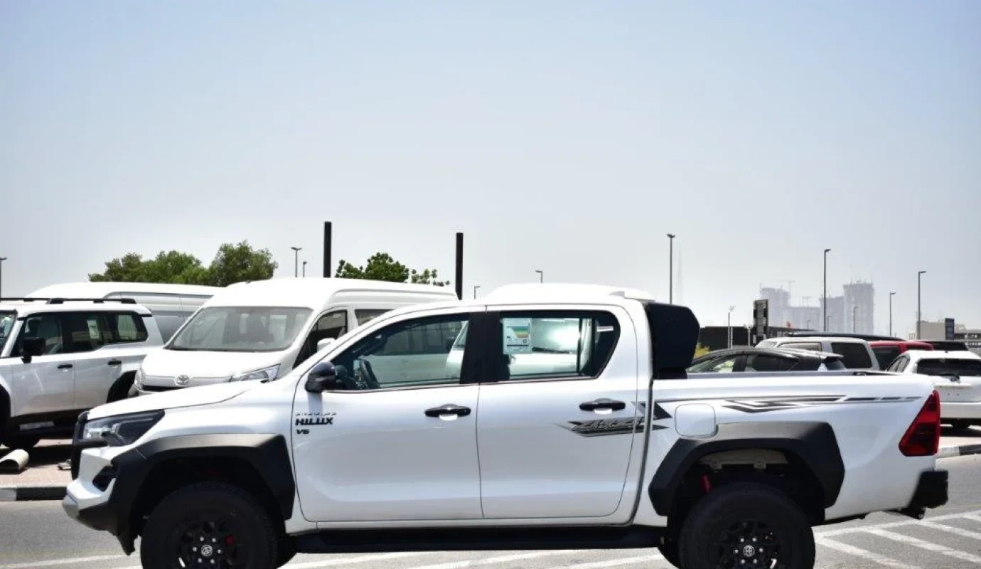 2025 TOYOTA HILUX DOUBLE CAB PICKUP GRS V6 4.0L 4WD AT