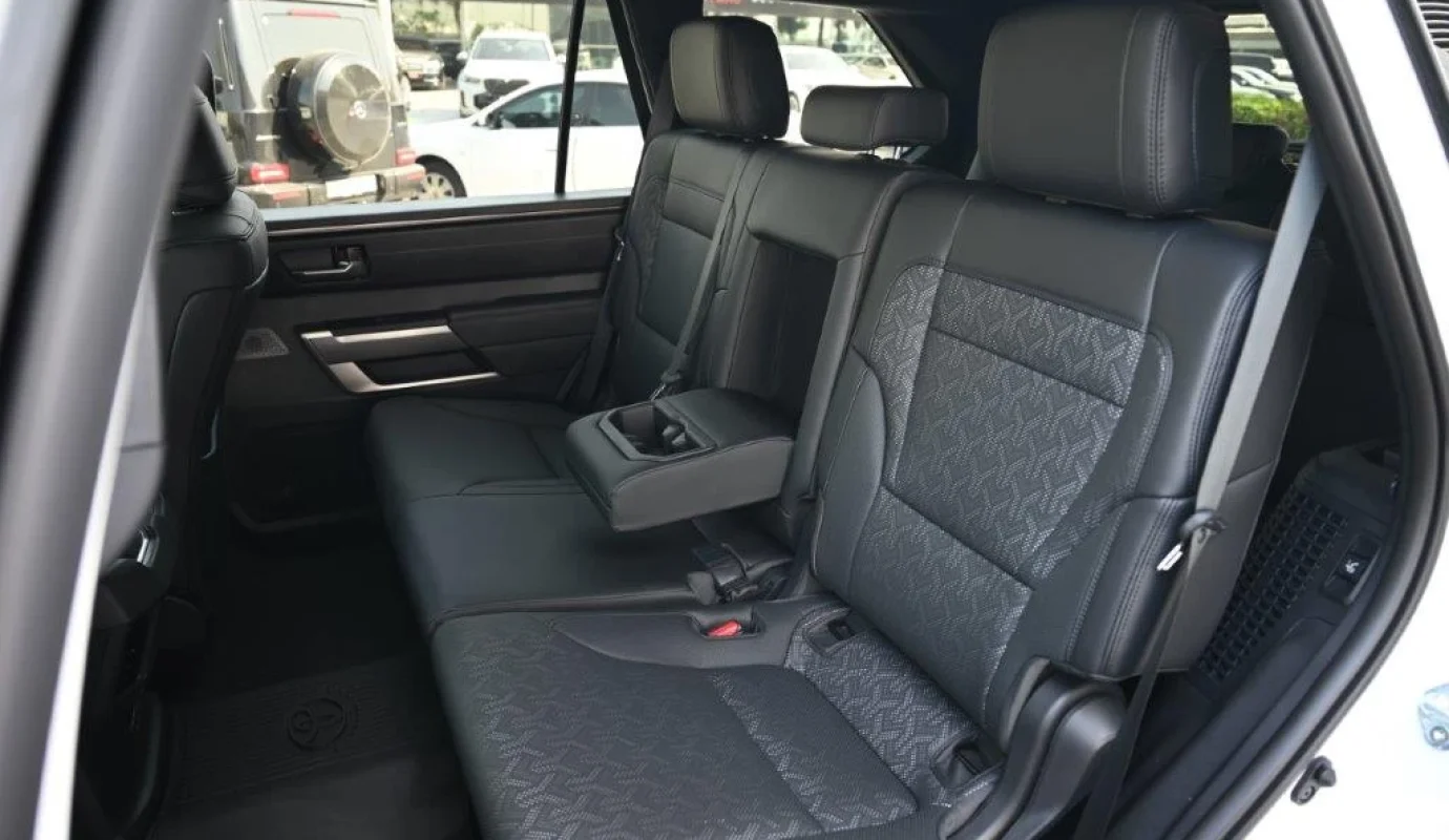 2025 TOYOTA SEQUOIA TRD OFFROAD HYBRID V6 3.4L 4WD 8 SEAT AT